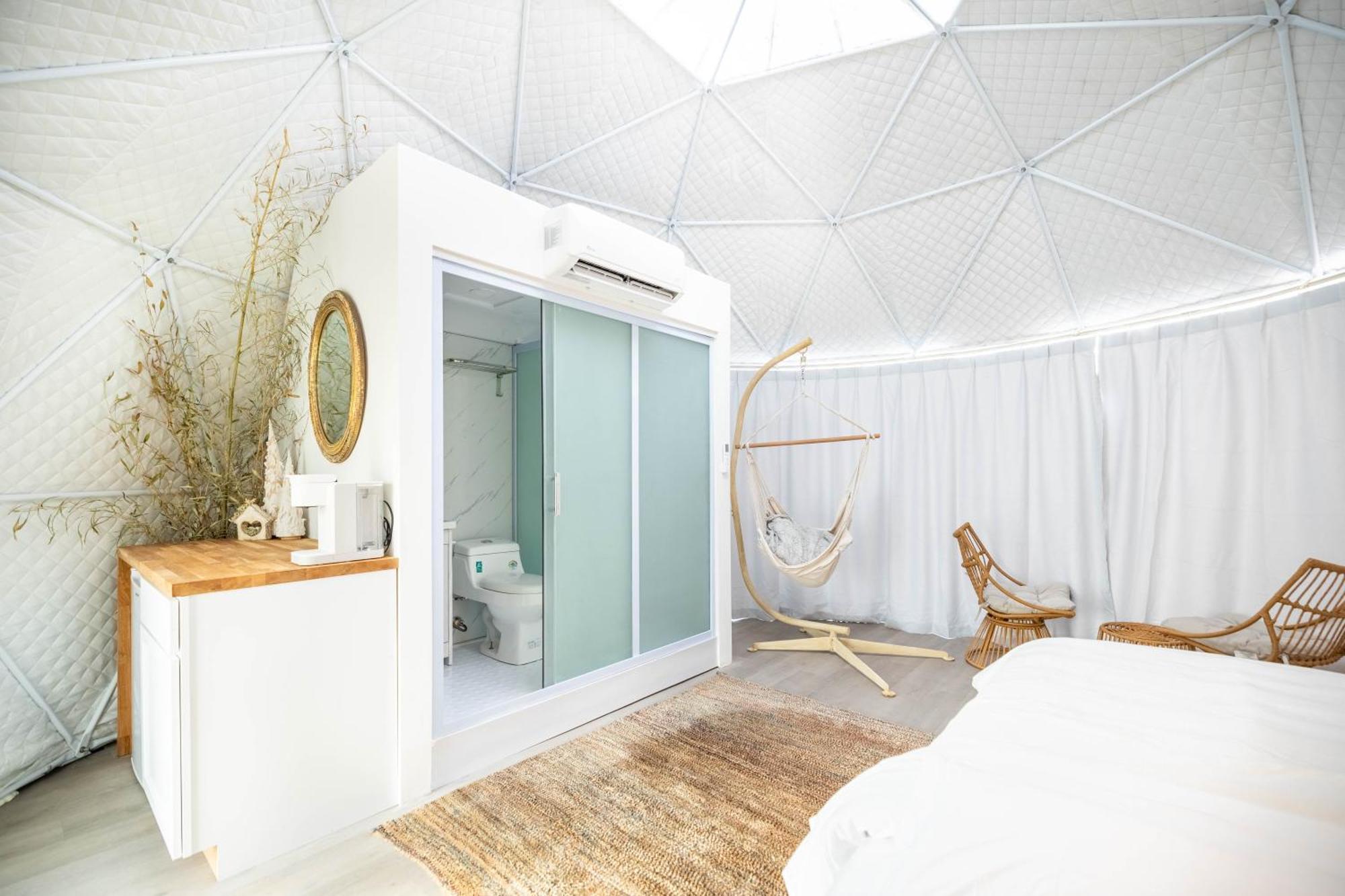 Dream Dome Getaway Near Glamping